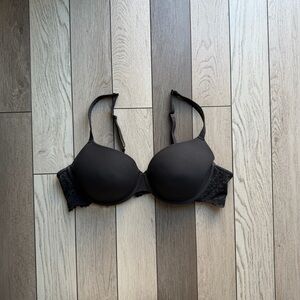 SKIMS Black Lace Detail Bra size 42B